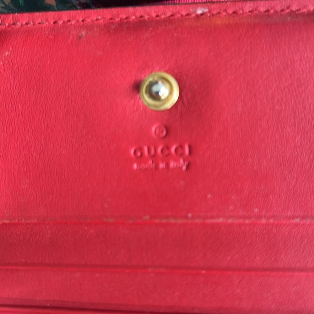 GUCCI SUPREME CHERRY WALLET - Picture 8 of 12